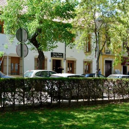 Casa Patio Las Palmeras Cordoba Con Piscina Exterior foto